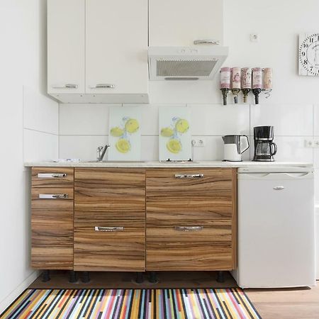 Studio Apartment Niemetzstr 51 Berlin Exteriör bild