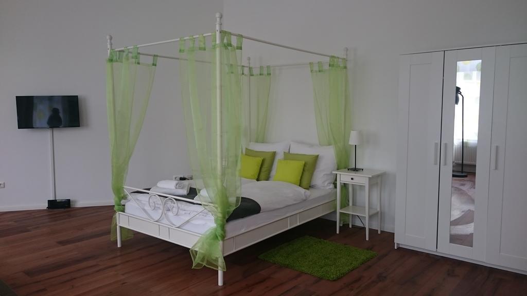 Studio Apartment Niemetzstr 51 Berlin Exteriör bild