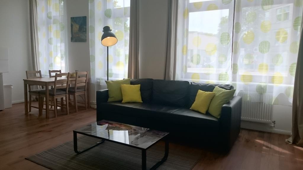 Studio Apartment Niemetzstr 51 Berlin Exteriör bild