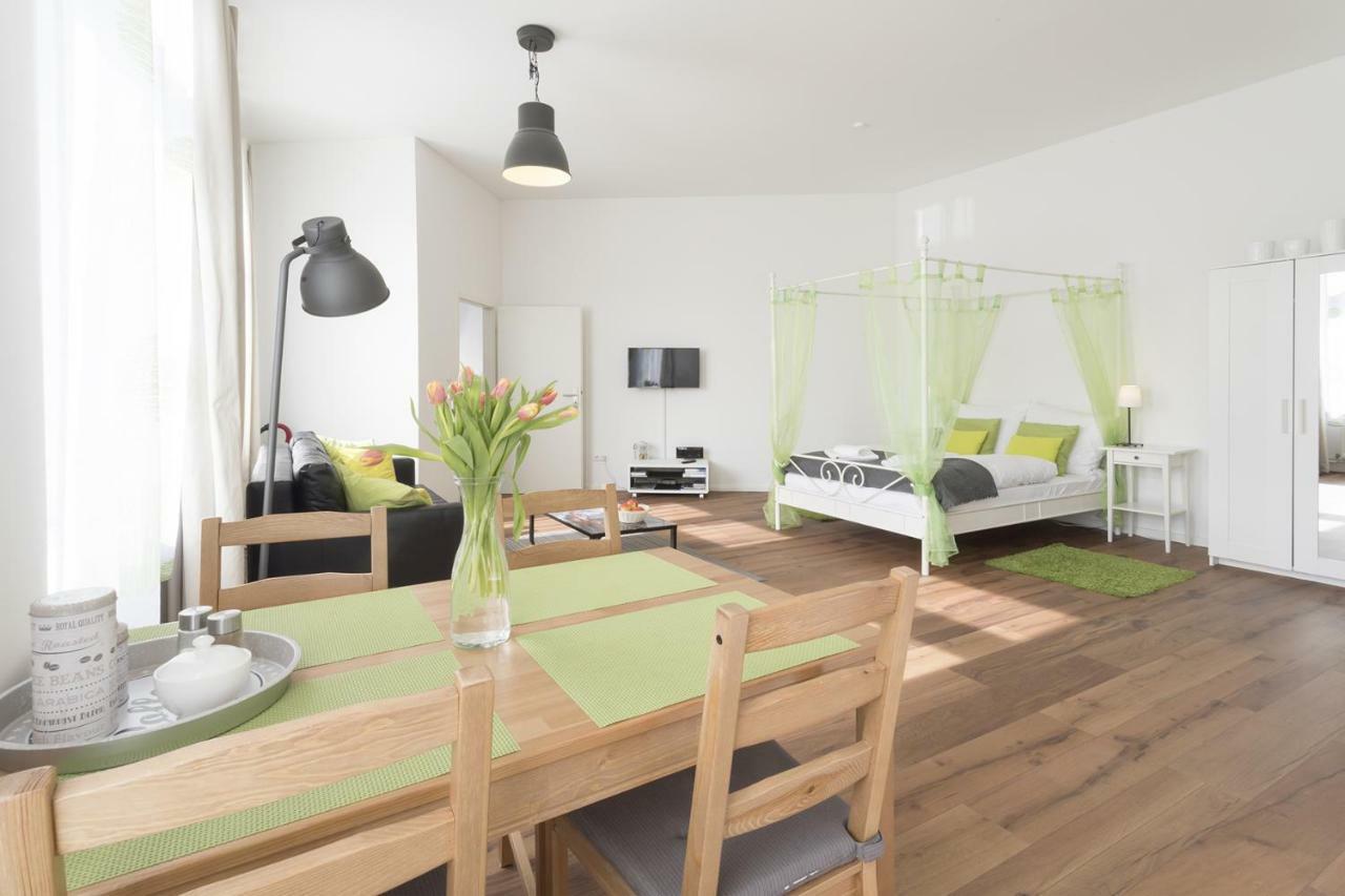 Studio Apartment Niemetzstr 51 Berlin Exteriör bild